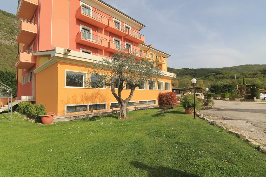Filippone Hotel&Ristorante Gioia Dei Marsi Exterior photo